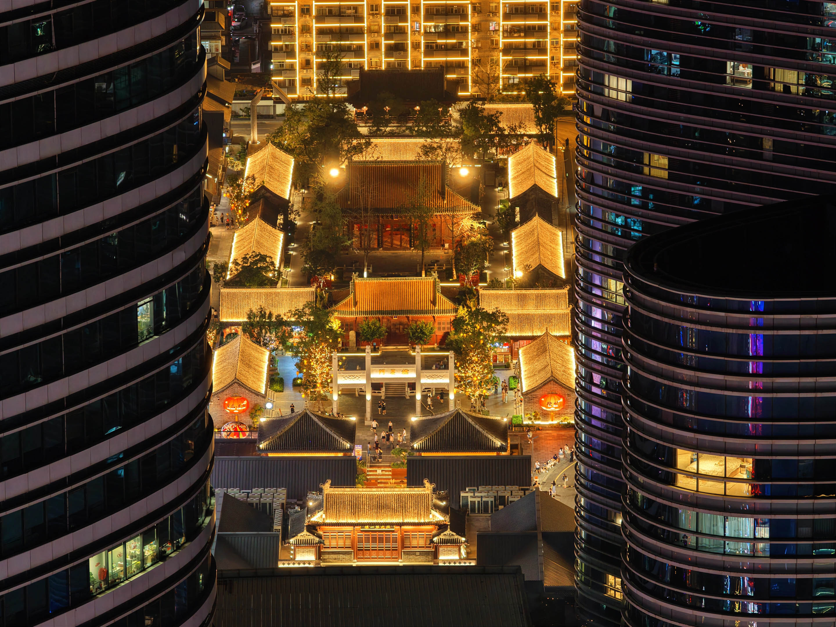 012-03《文庙之时空之门》王成奇 13775996262.jpg