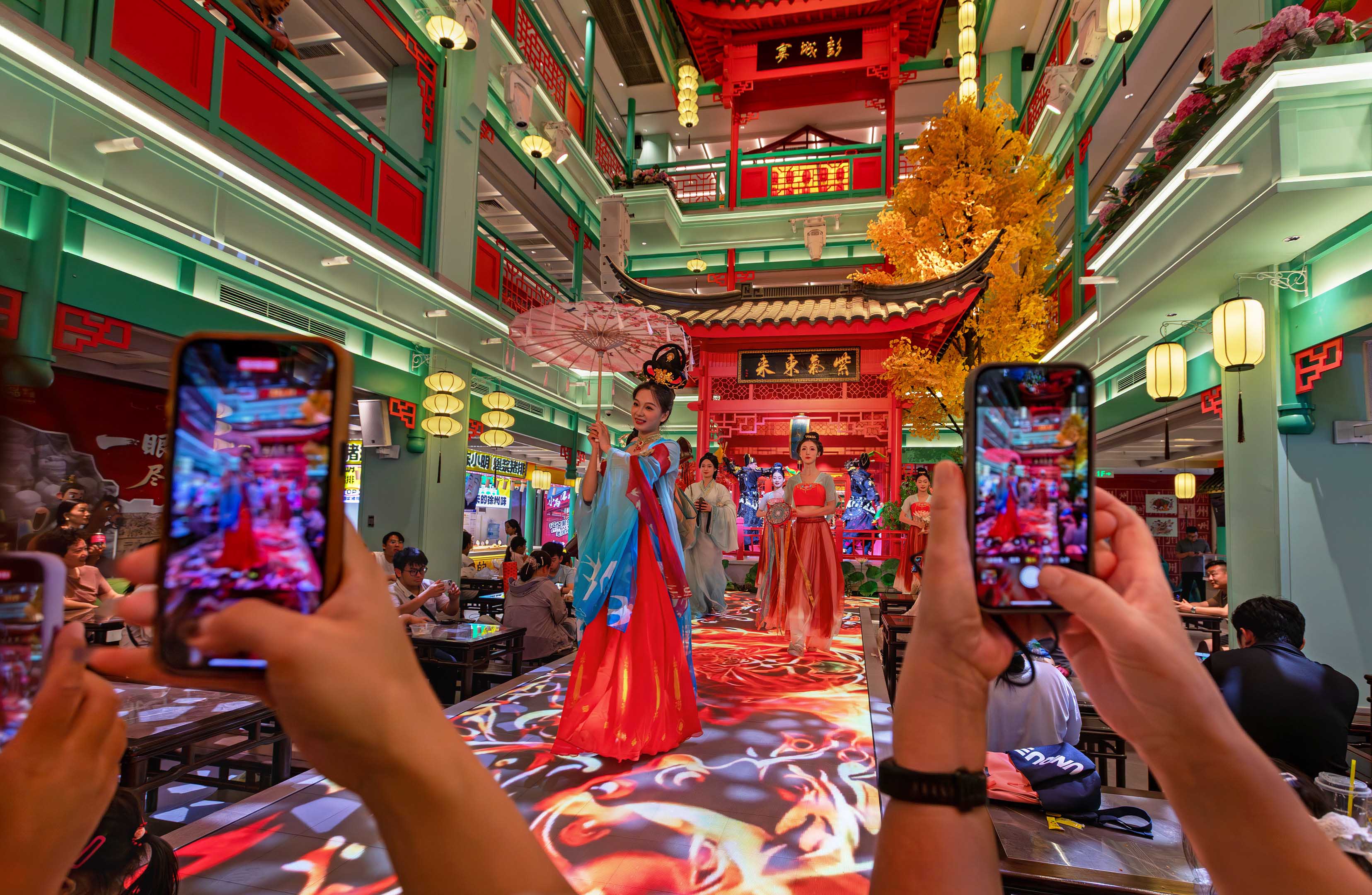 135-2汪群+《舌尖上的彭城 镜头里的盛宴》+18051928086.jpg